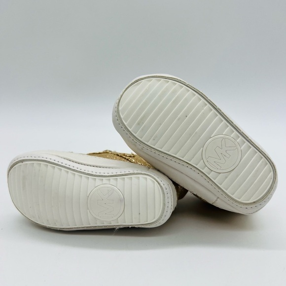 MICHAEL KORS SPARKLY GOLD BABY SNEALERS SIZE 2 VELCRO AND ZIPS - Picture 6 of 10